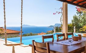 Villa Scarlett